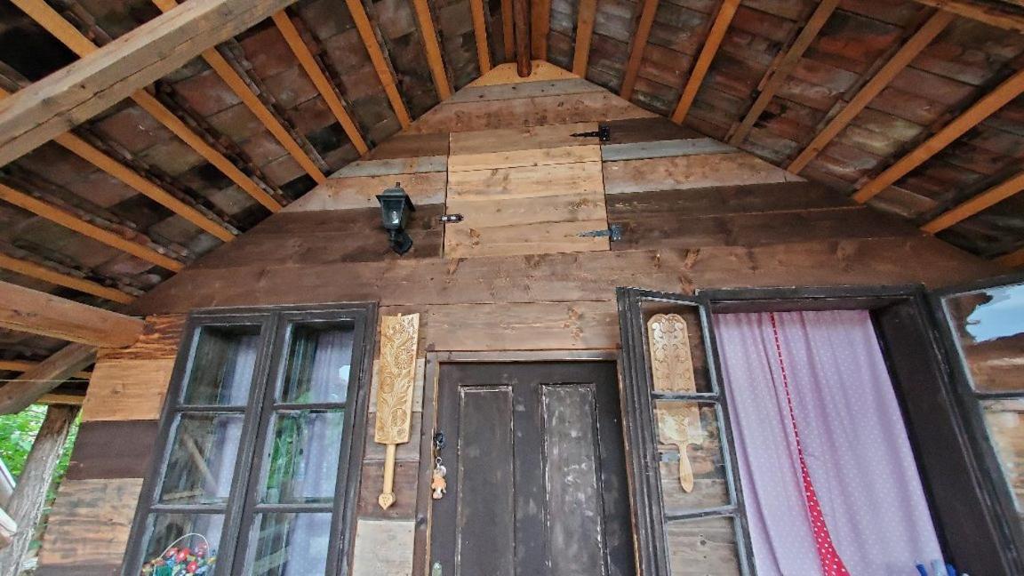 Casa Rustic Feher & Fekete Vendeghazak Sovata Bagian luar foto