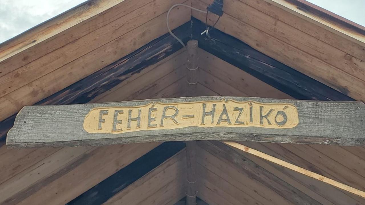 Casa Rustic Feher & Fekete Vendeghazak Sovata Bagian luar foto