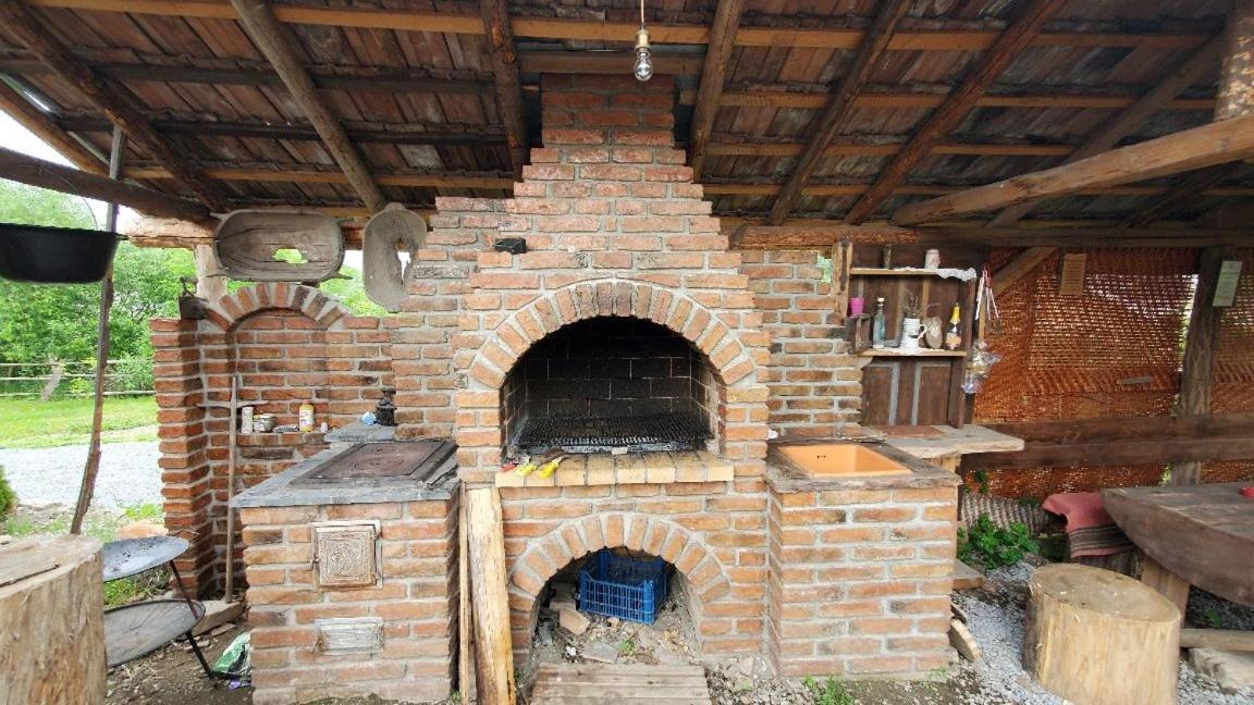 Casa Rustic Feher & Fekete Vendeghazak Sovata Bagian luar foto