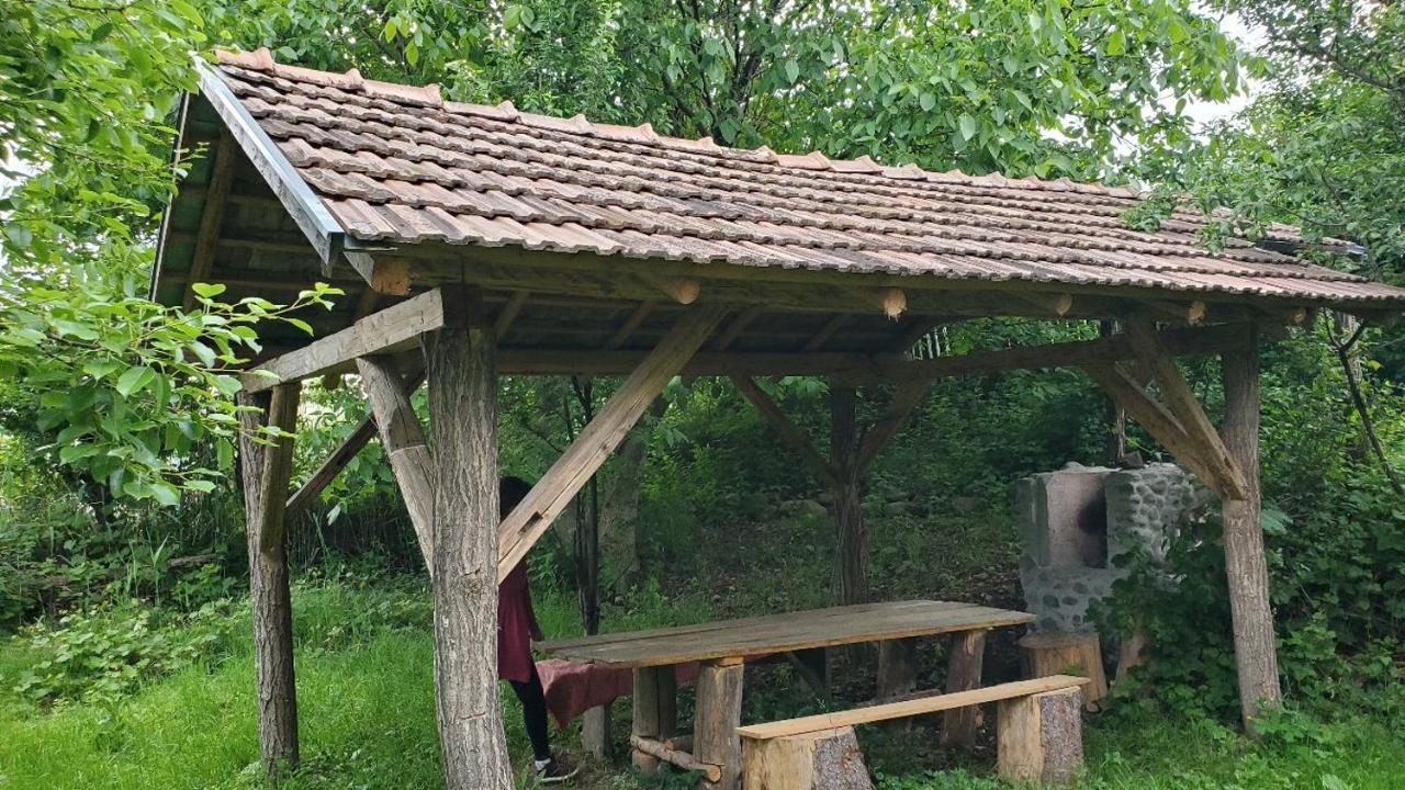 Casa Rustic Feher & Fekete Vendeghazak Sovata Bagian luar foto