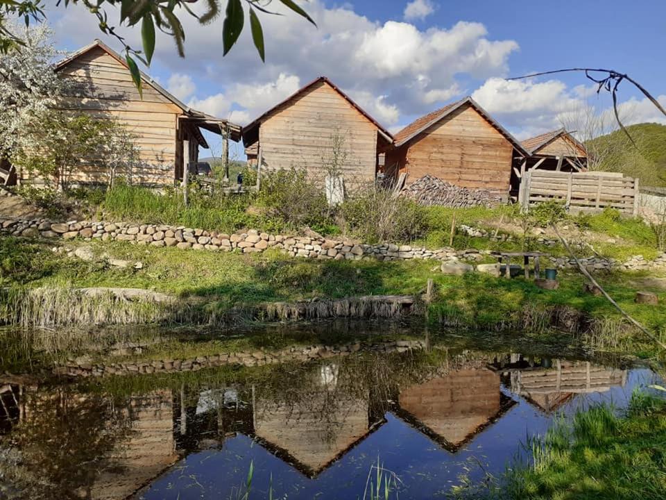 Casa Rustic Feher & Fekete Vendeghazak Sovata Bagian luar foto