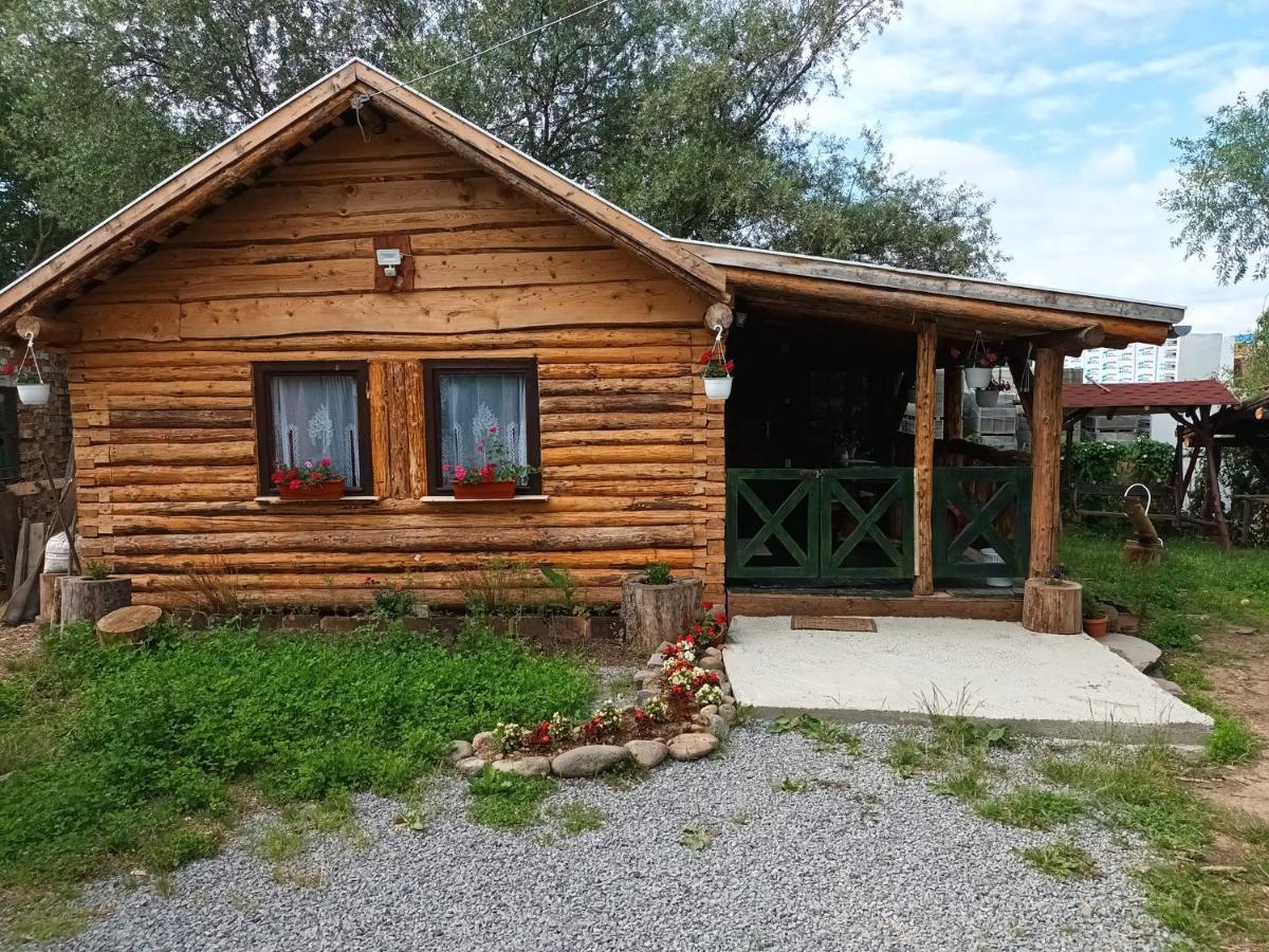 Casa Rustic Feher & Fekete Vendeghazak Sovata Bagian luar foto